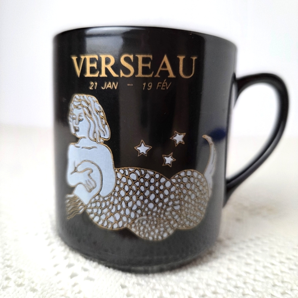 Verseau Aquarius Black and Gold Zodiac Mug French Vintage 90s